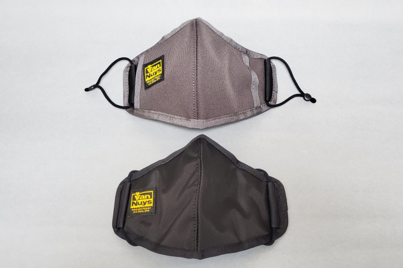 新旧の外観の違い。立体マスク＆マスクカバーは10色展開だ