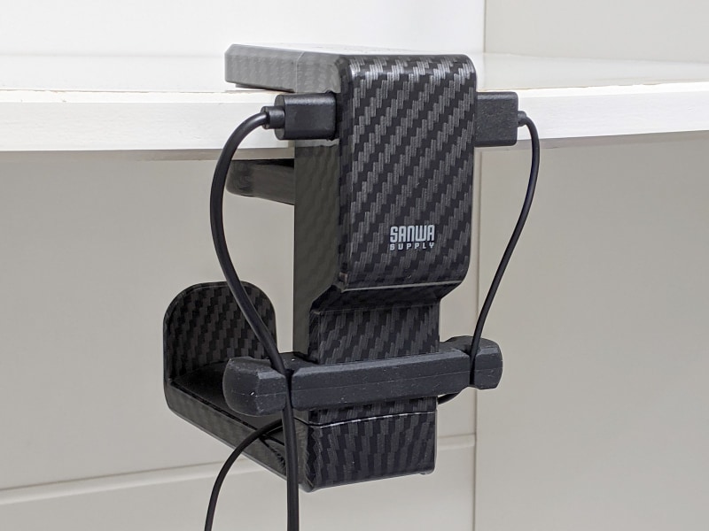 未使用時はフックを180度回転させて内向きに収納しておける