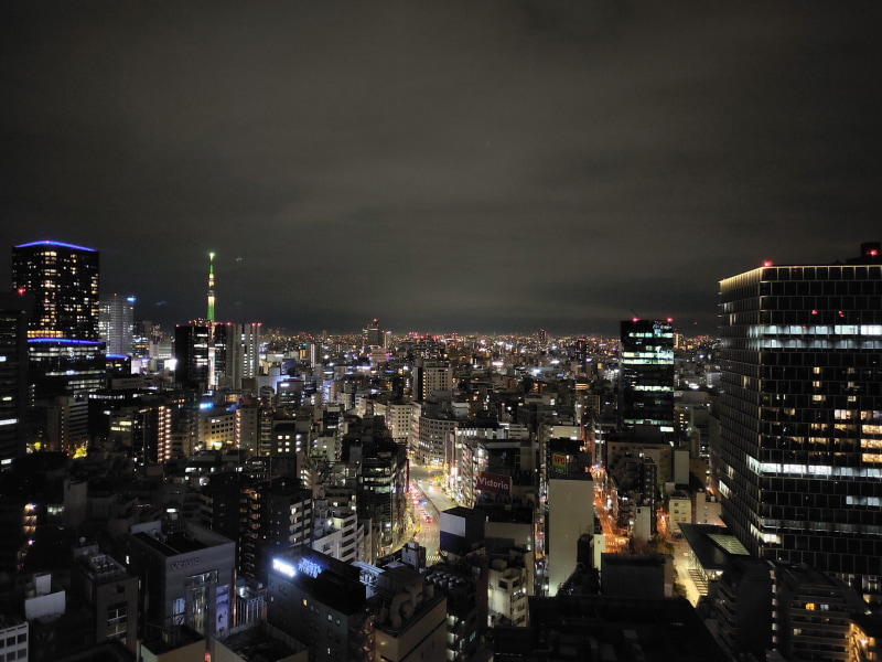 ※ガラスの反射あり