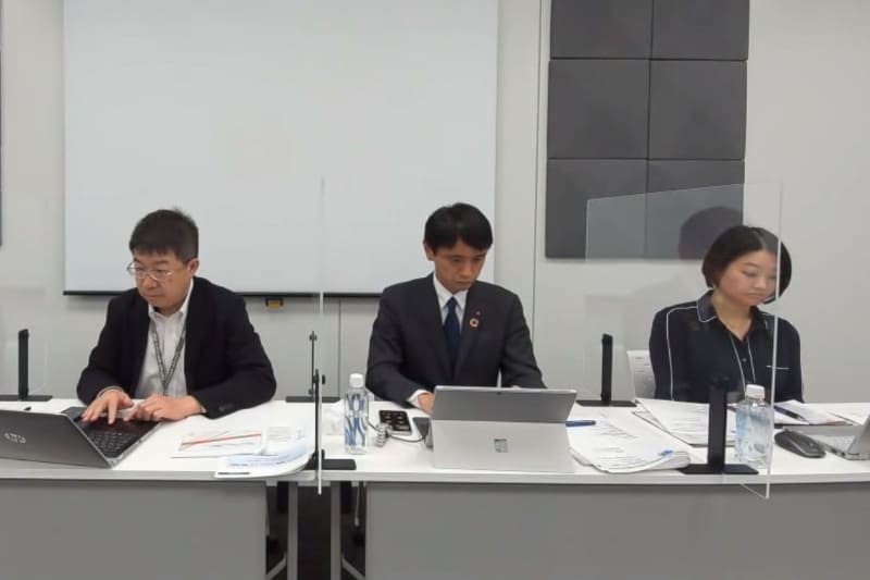 左からauフィナンシャルホールディングス 執行役員常務兼経営企画部長　森田 康裕氏、auカブコム証券 ファンドアナリスト　川上 雅人氏、OLブロガー　ヒロセマリ氏