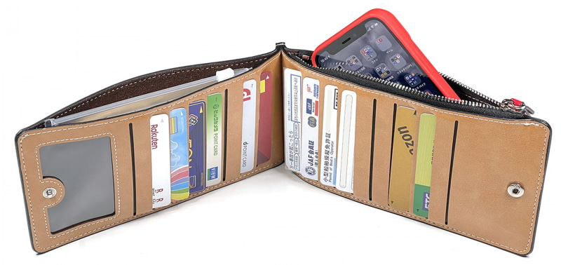 iPhone 12 miniはファスナー付きポケットに入れた