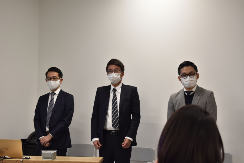 左からソフトバンク テクノロジーユニット5G＆IoTソリューション本部ロボティクスソリューション部UAVソリューション課長の神谷 義孝氏、双葉電子理事 システムソリューション事業センター長の横山 勝氏、ソフトバンク 法人事業統括 プロダクト＆事業戦略本部IoTプロダクト企画推進部プロダクト企画3課 ドローンプロダクト担当の松田 憲史郎氏