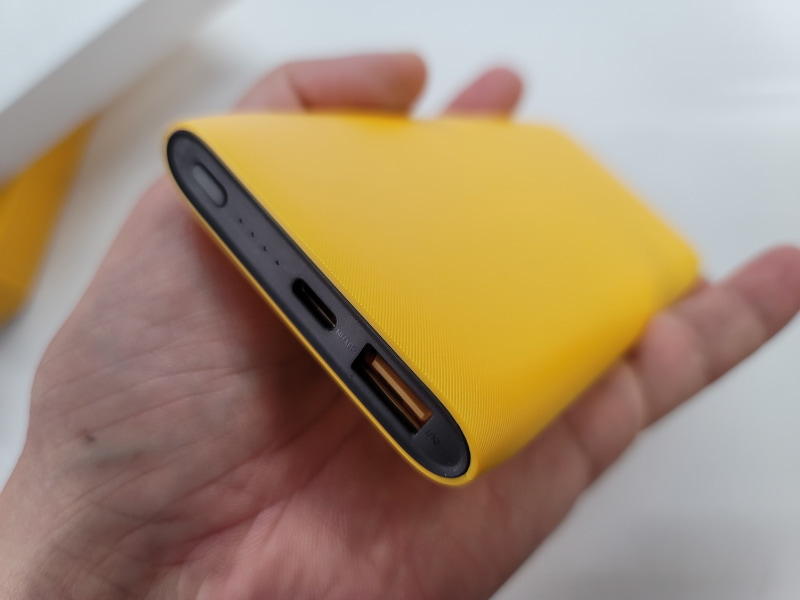 Type-Cは当然対応。スマートフォン向けのバッテリーだ