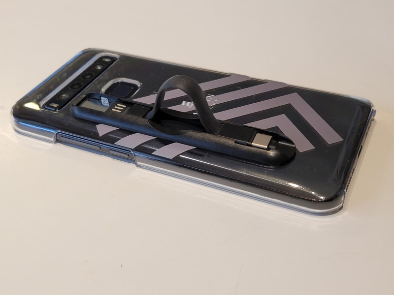 ケーブルプレートの中でプラグ同士を中央に引き寄せたシャクトリムシの様な格好になればOKだ