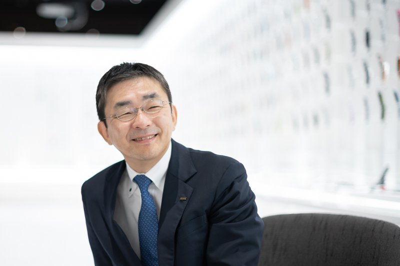 KDDI 代表取締役社長 髙橋誠氏（<a href="https://k-tai.watch.impress.co.jp/docs/interview/1283789.html" class="strong b">本誌20周年記念インタビュー</a>にて）