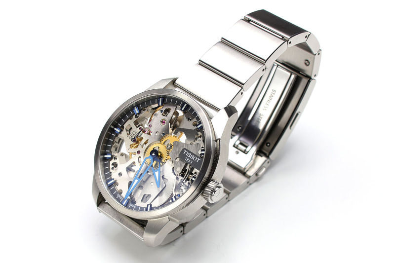 これはwena wrist pro。初代wena wristよりも高機能となり、さらに実用的になった。もちろん、好みのヘッドと組み合わせて使える利便をそのまま継承している