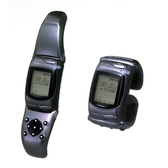 2003年5月発売の腕時計型音声端末「WRISTOMO（リストモ）」