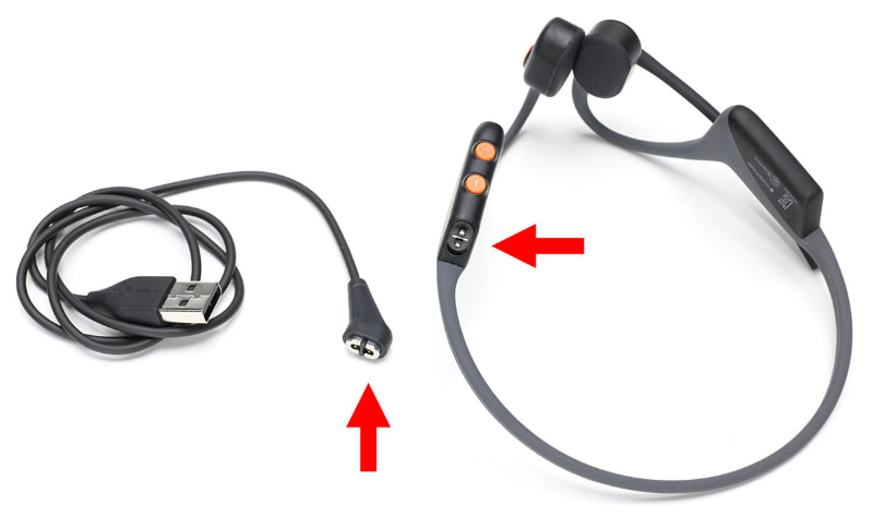 専用のマグネット充電ケーブルは、磁力によりOPENCOMMに吸着。脱着が手軽で便利。だが、断線した場合を考えると、フツーにUSB-C充電でもよかったのかな、と。でもプレミアム感はある。