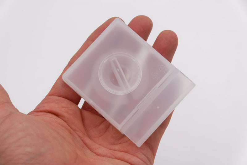 半透明の素材で中身が透けて見える