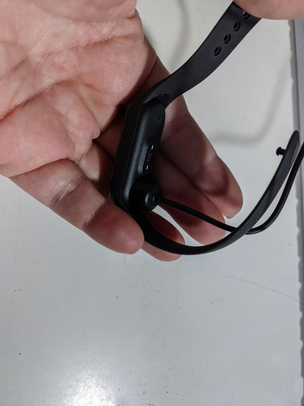 そうそう、このバンドを外さずに充電できるのが、何気に便利になりましたね♪