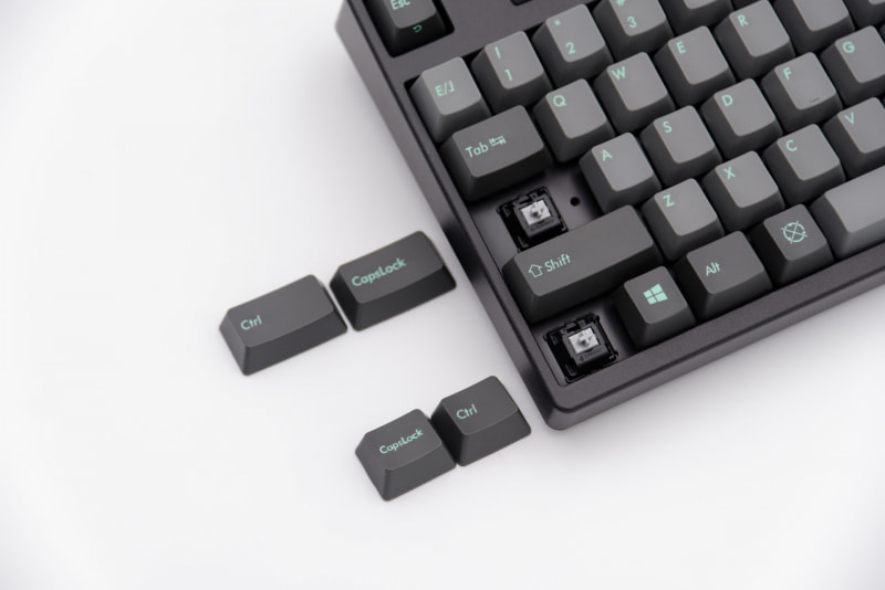 とりあえずCtrlキーとCapsLockキーは入れ替えて使っている