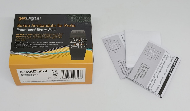 パッケージには英文、独文、不鮮明なコピーの日本語取説が入っている