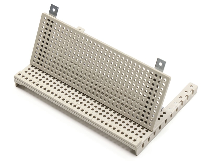 だいたい70％くらいまで完成した試作品。スマートフォンスタンドとしては一応使えるのだが……。