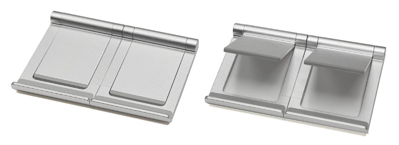 サンワサプライのアルミのスタンドを2台買い、透明梱包テープで合体させてみた。