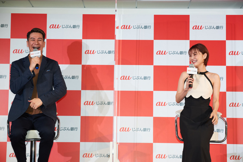 モデルのJOY（左）と女優の倉科カナ（右）