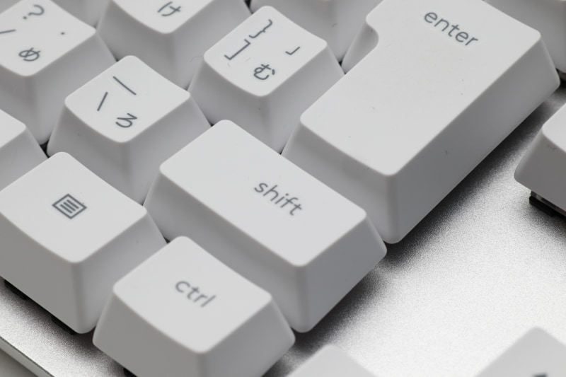 日本語配列のエンターキーに手が馴染んでしまったので、日本語配列がありがたい