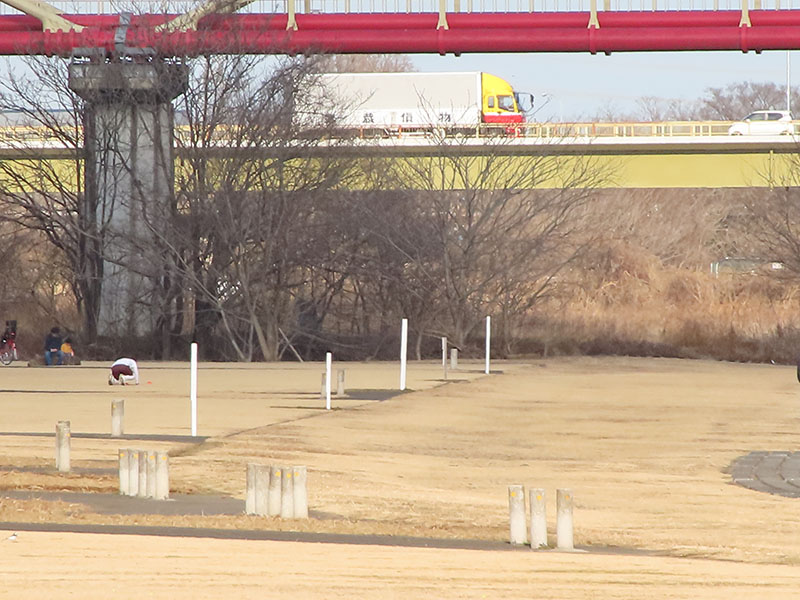 PowerShot ZOOMの800mm（400mmの2倍デジタルズーム）で撮ったもの。望遠鏡倍率9.6倍で、望遠鏡としては「ちょっと倍率が高め」という感じ。ただ、ここでの一連の写真においては「ザ・望遠」って感じがする