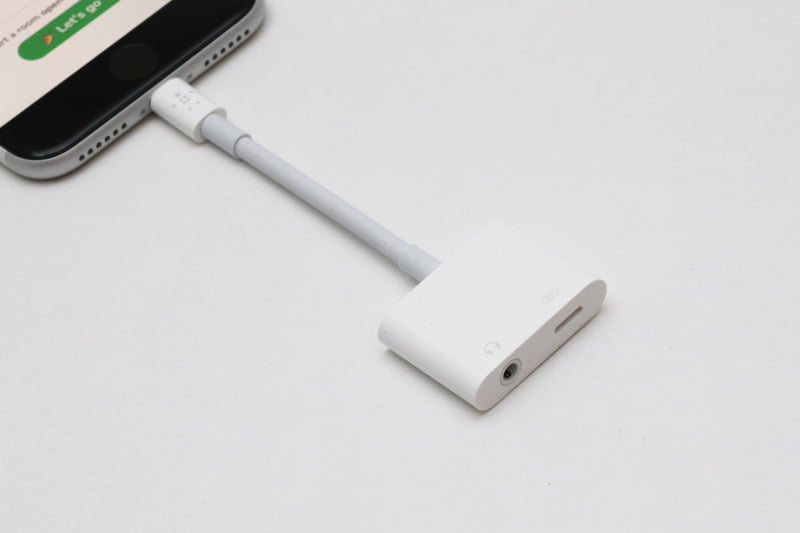 ベルキンの「3.5mm Audio+Charge RockStar」をiPhoneに接続