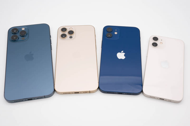 iPhone 12シリーズ4モデル。iPhone 12 Pro Maxはカメラ端末として旅行とかには持ち出すつもりだったが、旅行に行く機会がない……