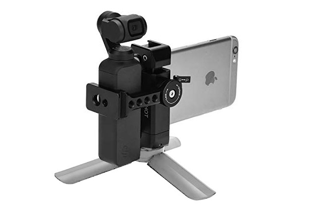 モノはWoohotブランドの「<a href="https://www.amazon.co.jp/dp/B07N84QKJ4/" class="strong bn" target="_blank">JL1688 Dji Osmo Pocket 用スマホホルダーセット</a>」で、Amazonにて2588円で購入した。本来はOsmo PocketをiPhoneと安定的に合体させておくためのホルダーである。が、こっそりと（!?）底部がアルカスイス互換になっていた