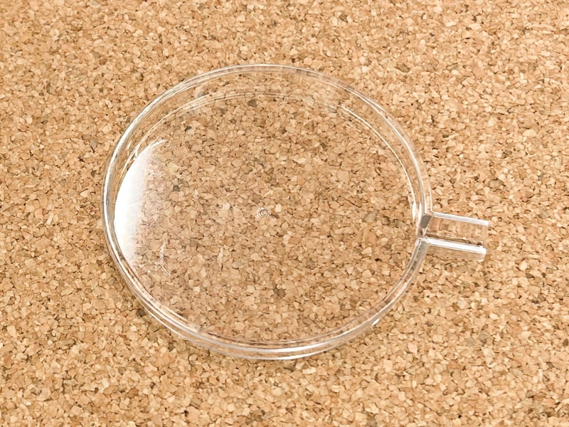 購入したPRODELIブランド「MagSafe用 保護カバー」。透明のポリカーボネート製のシンプルなケースという感じ。Amazonで799円で売られている。