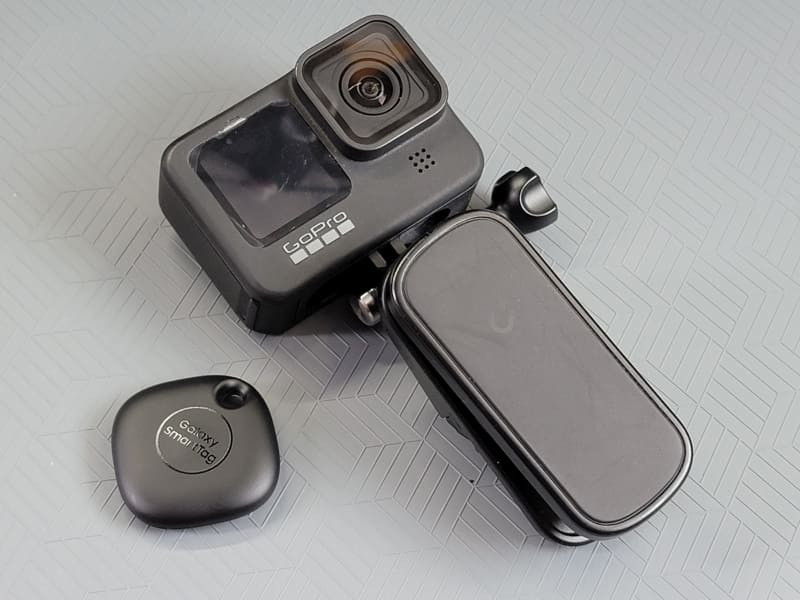 GoPro Hero 9がよく行方不明になるのでSmartTagをどうつけるか思案中