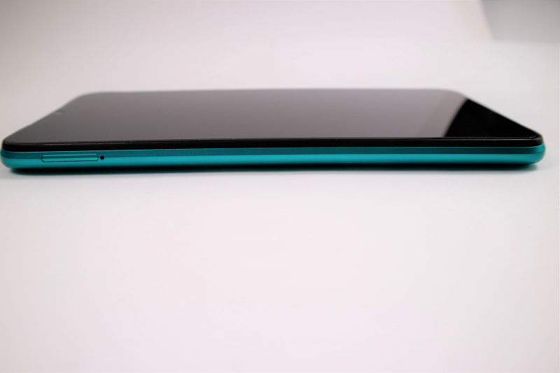 左側面、SIMスロット