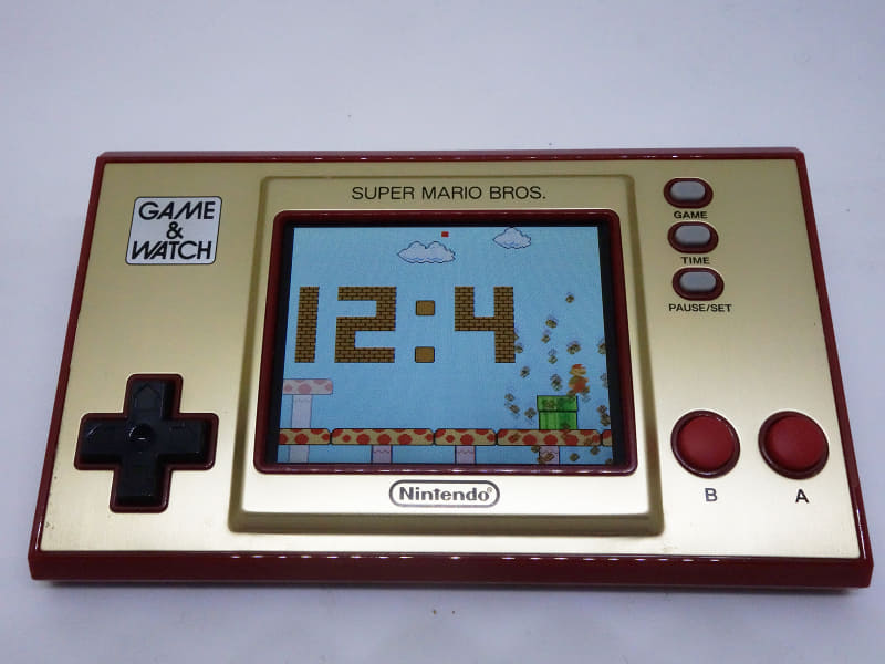 時計モードの画面。時間によってステージや背景が変わります。