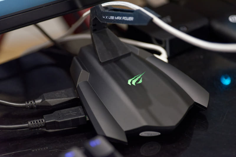 ロゴが光るゲーミングなスタイルは好き好きといったところだろうか