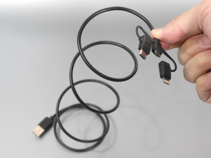 伸ばす時もらせんの構造は維持されるが、反発力はそれほど強くない