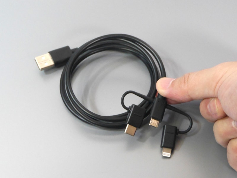 手で巻き取ることなく、自動的にまとめることが可能だ