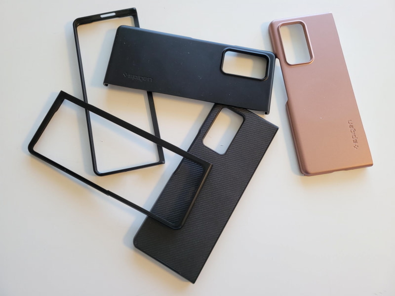 幾つかケースカバーを買ってみたが、細い額縁がダメージを受けることが多い