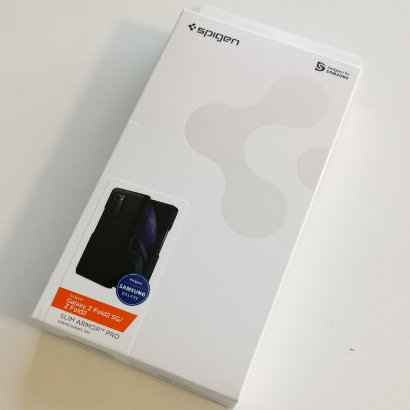 今回買ったのはスリム・アーマー Proという比較的高級ケース