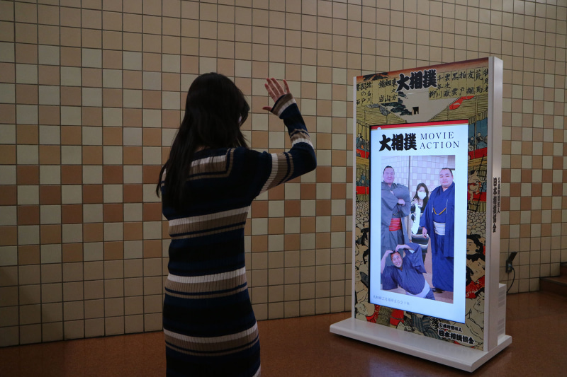 撮影の様子。ユーザーが1人ならなんとかおさまりそう