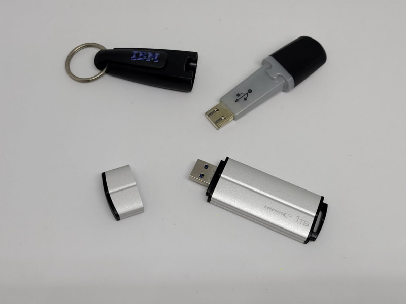 USBメモリーは登場してから約20年でその容量は125000倍にもなった