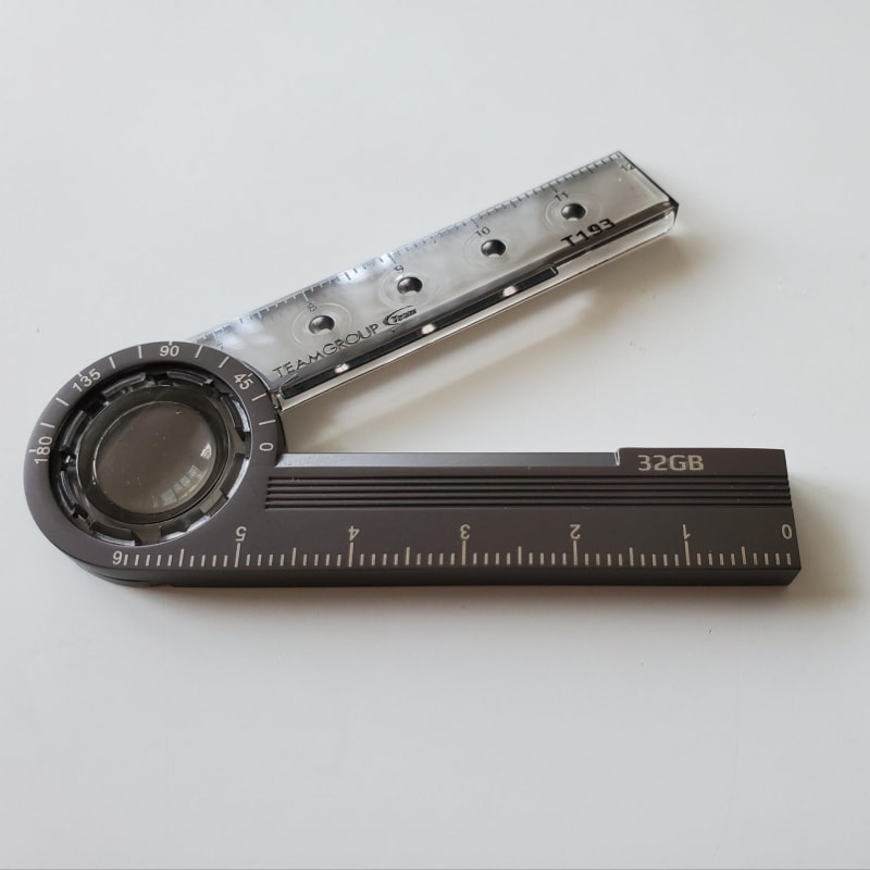 15度刻みでクリック感のある分度器機能。現在は30度