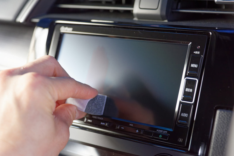 本来の目的通り、カーナビ画面にも使ってみた。コーティング剤はたっぷりあるので、家中のタッチパネル全部に塗ってしまうのもアリかも