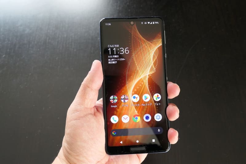 AQUOS sense5Gは、約5.8インチのIGZOディスプレイを搭載するミドルクラスモデル。3大キャリアが取り扱うほか、SIMフリーモデルも発売された