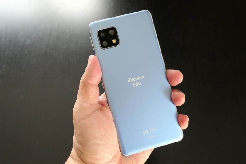 筆者が選んだのはドコモオンラインショップ限定カラーのスカイブルー。価格は3万9600円（税込）