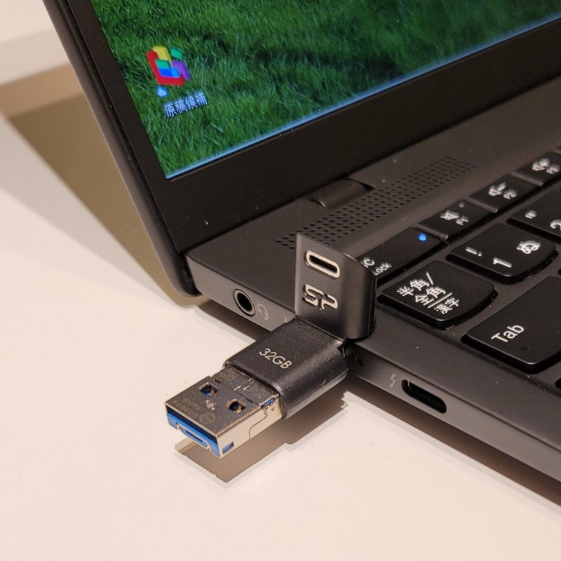 Type-Cポートしか搭載していないThinkPad X1 nanoともデータ交換は簡単だ