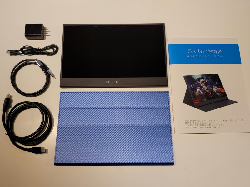 同梱品には専用カバーも入っている