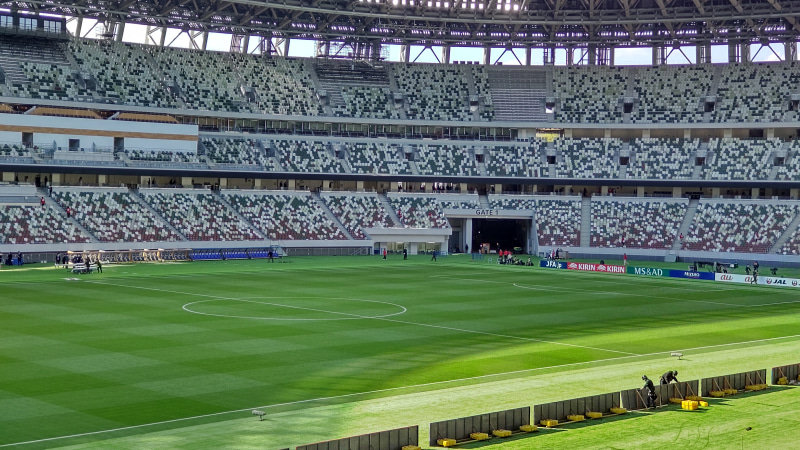 「AQUOS sense4 SH-41A」の望遠カメラで撮影。スタジアムなどではもう一息、寄りたいところだが、日陰のエリアも問題なく、撮影できている