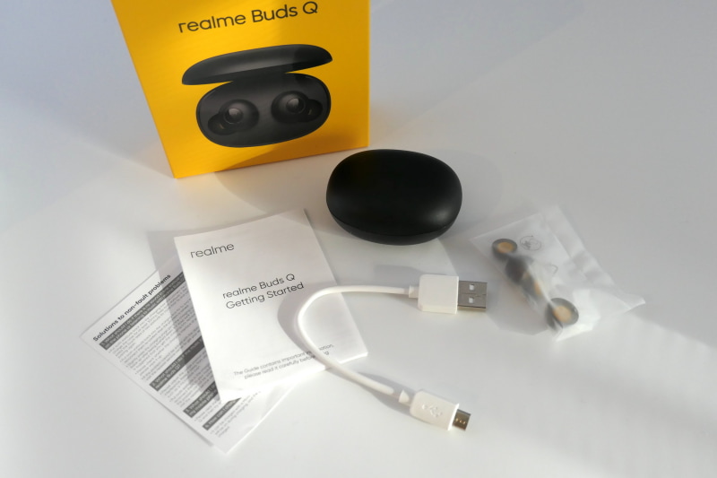 発売前にメーカーから借りた端末を使用。同梱されている説明書に日本語表記がなかったが、実際に発売されるものは日本語訳が付いているとのこと