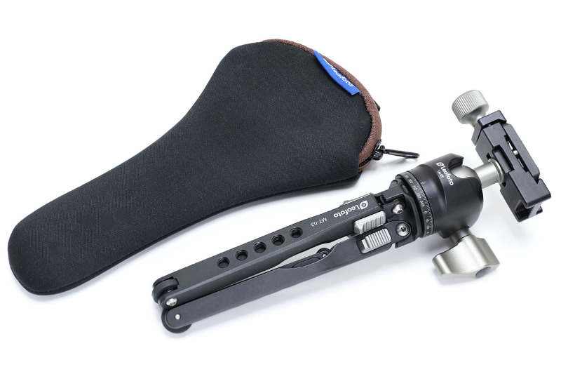 Leofotoミニ三脚「MT-03+LH-25」は、Leofotoミニ三脚「MT-03」とLeofoto自由雲台「LH-25+PU-25」と専用ケースのセット品。三脚部や雲台部は、別の雲台や三脚と組み合わせても使える。