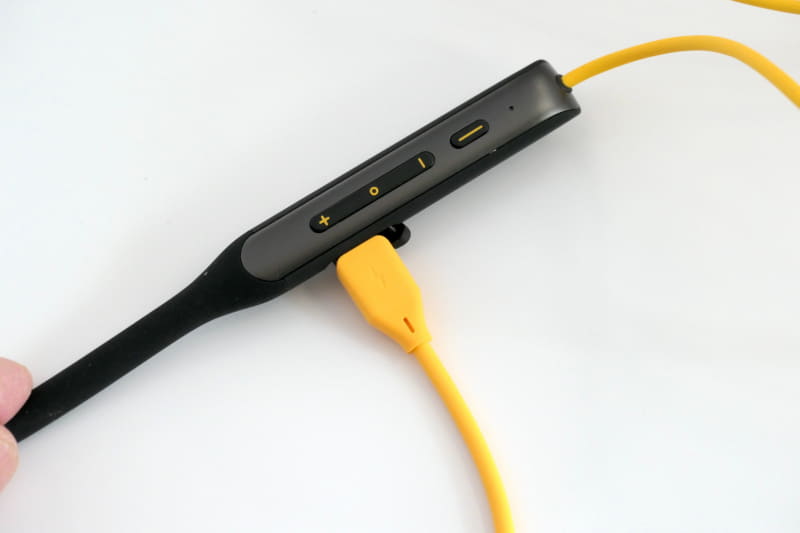 5分間の充電で約100分の音楽再生が可能