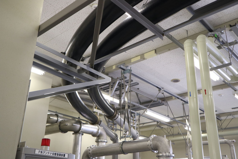 同軸ケーブル。何本か束ねているわけではなくそれぞれ1本の同軸ケーブル