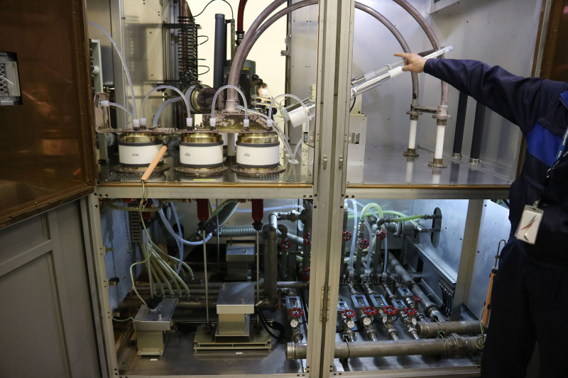 逆U字型の部分で周波数を調整している