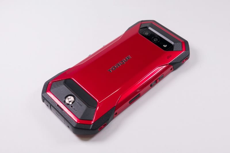 背面は、角ばったデザインとなっている