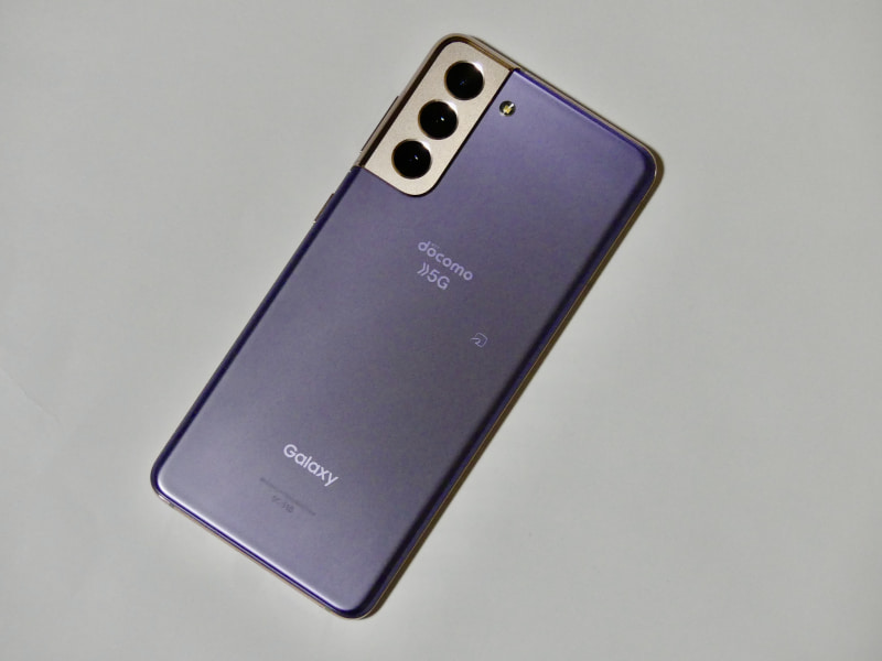 ドコモの「Galaxy S21 5G SC-51B」、カラーはもちろんファントムバイオレット。
