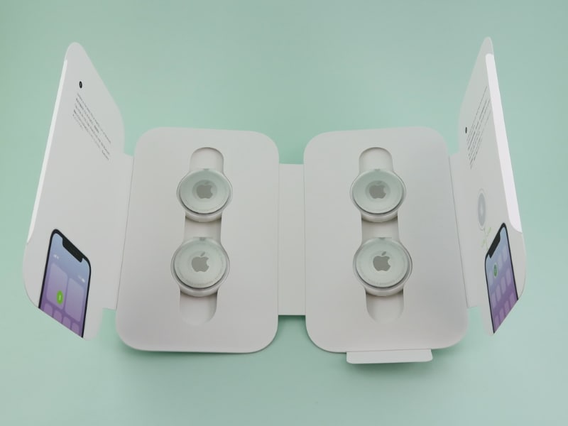 「AirTag」の4個入りは、このようにパッケージングされている